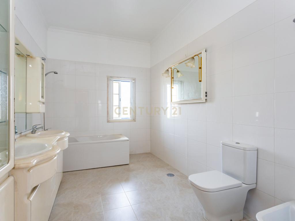 Moradia T4 em Herdade de 9,5 ha - Image 30