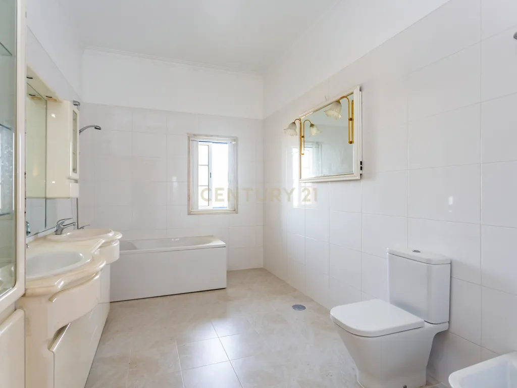 Moradia T4 em Herdade de 9,5 ha - Image 30