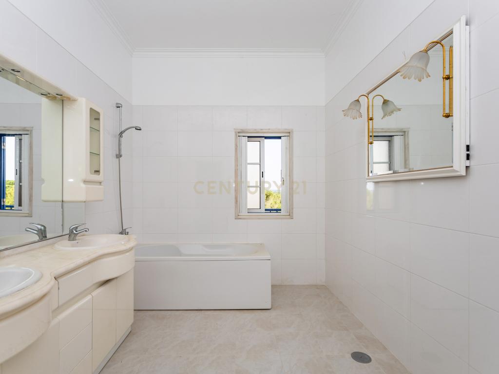 Moradia T4 em Herdade de 9,5 ha - Image 31