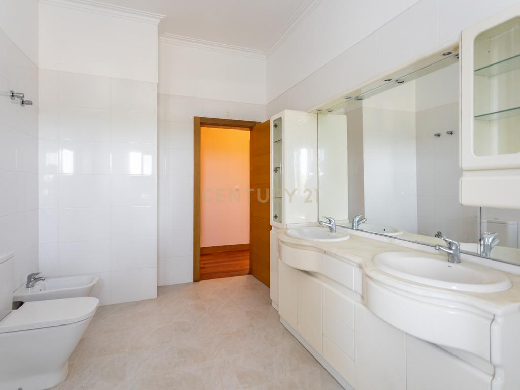Moradia T4 em Herdade de 9,5 ha - Image 32