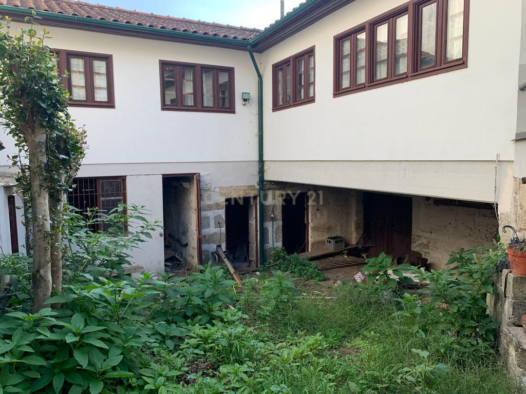 Duas Casas em São João de Rei, Póvoa de Lanhoso com Terreno - Image 4