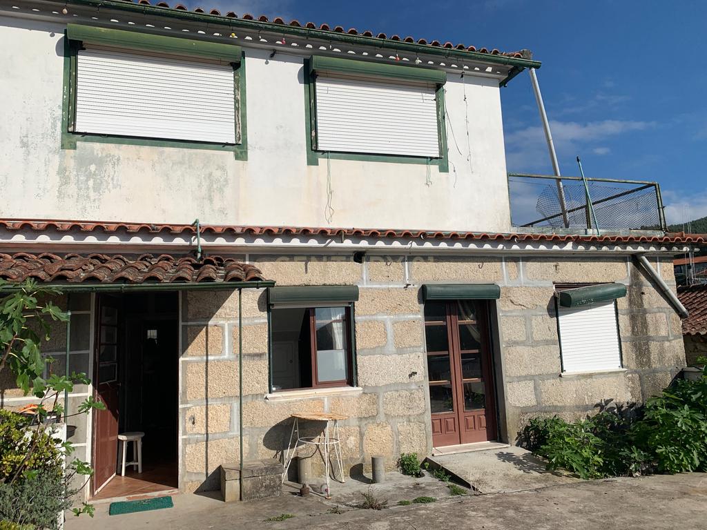 Duas Casas em São João de Rei, Póvoa de Lanhoso com Terreno - Image 5