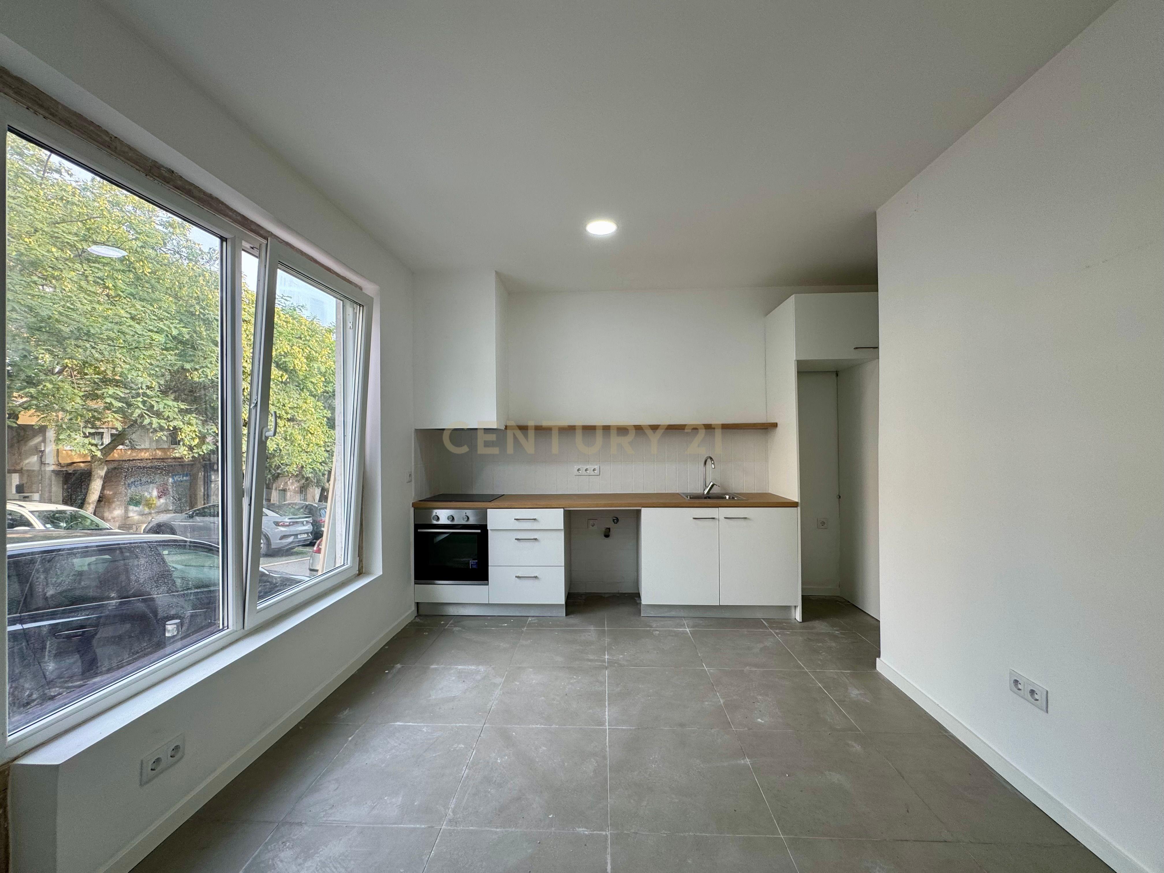 Prédio em Santa Iria de Azóia com 4 apartamentos, 2 T2 e 2 T1. Ótimo investimento! - Image 21