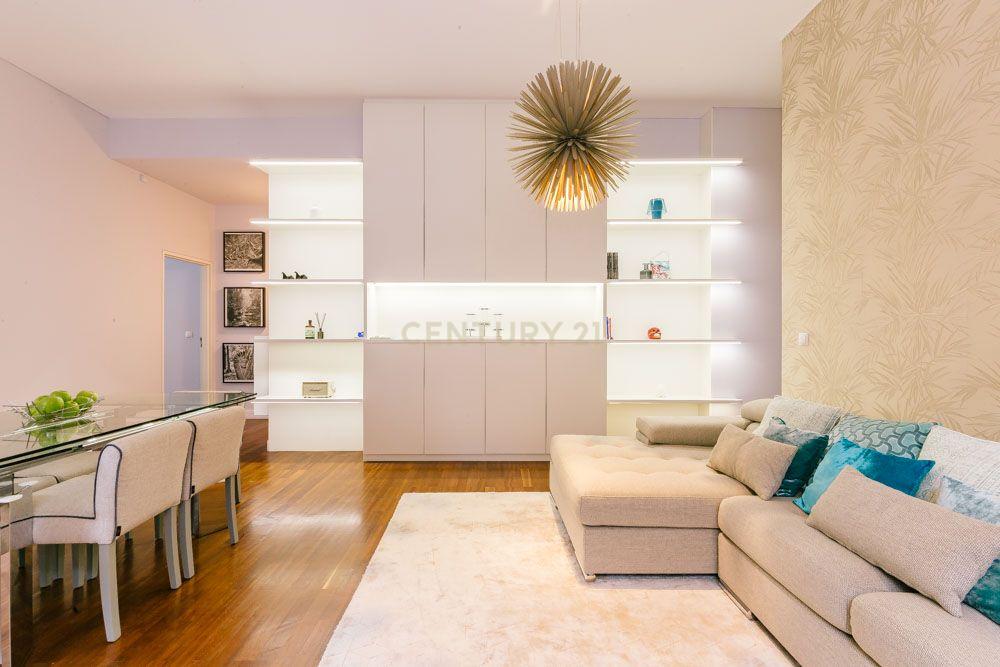 Fotografia 4 de Apartamento Moderno T2 com Elevador e Varanda, na Misericórdia