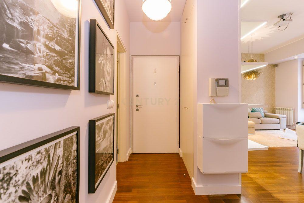 Fotografia 12 de Apartamento Moderno T2 com Elevador e Varanda, na Misericórdia
