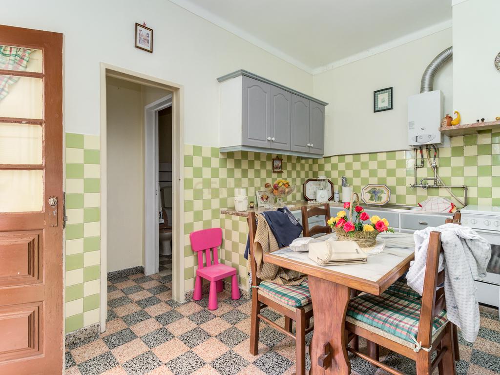 Prédio em Santa Iria de Azóia com 4 apartamentos, 2 T2 e 2 T1. Ótimo investimento! - Image 43