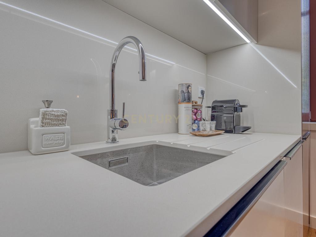 Apartamento T1 Novo Mobilado no Sá da Bandeira 502 - Image 6