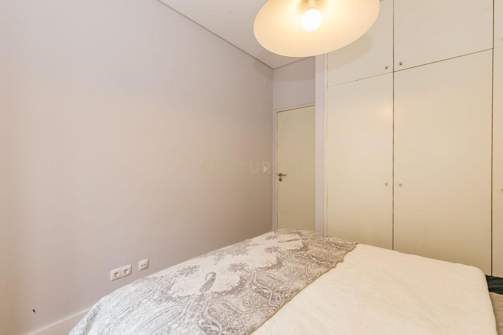Apartamento Moderno T2 com Elevador e Varanda, na Misericórdia - Image 30