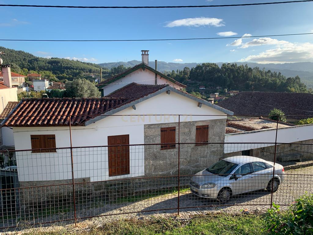 Duas Casas em São João de Rei, Póvoa de Lanhoso com Terreno - Image 36