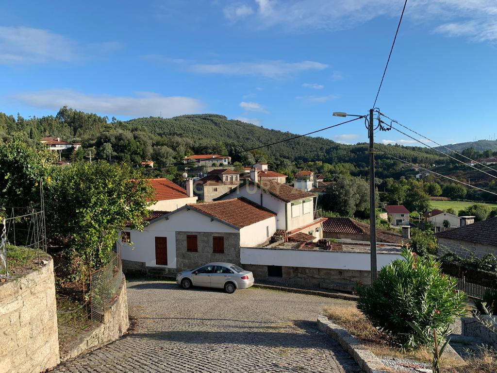 Duas Casas em São João de Rei, Póvoa de Lanhoso com Terreno - Image 28