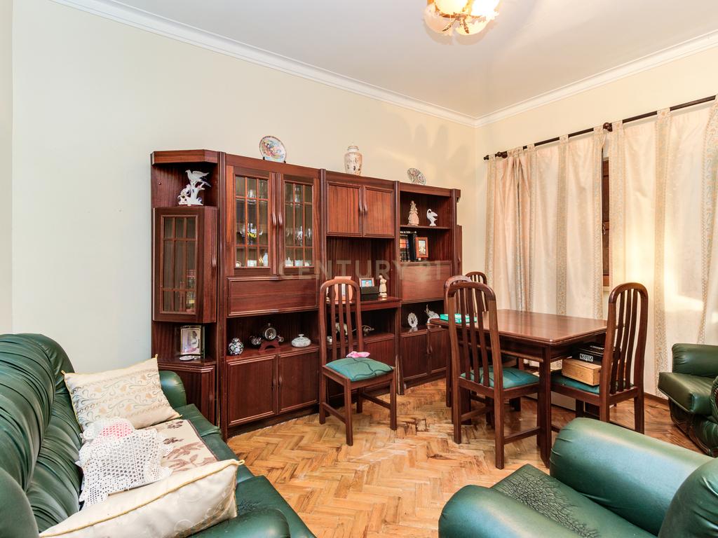 Prédio em Santa Iria de Azóia com 4 apartamentos, 2 T2 e 2 T1. Ótimo investimento! - Image 49