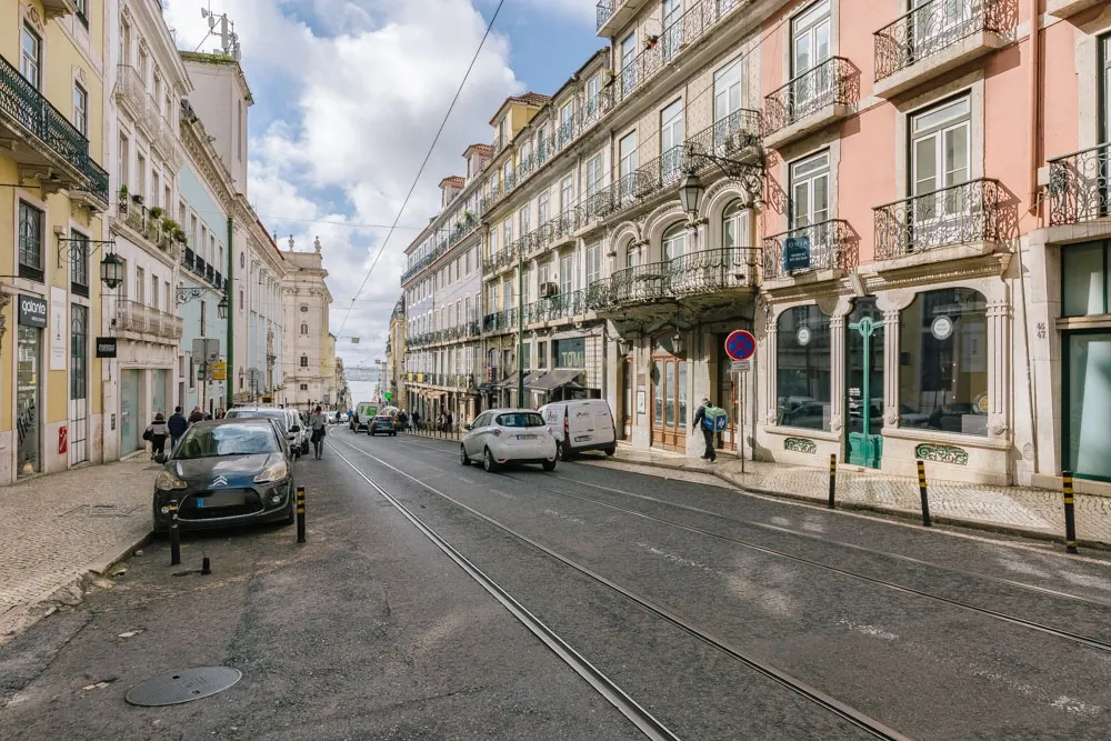 Apartamento Moderno T2 com Elevador e Varanda, na Misericórdia - Image 51