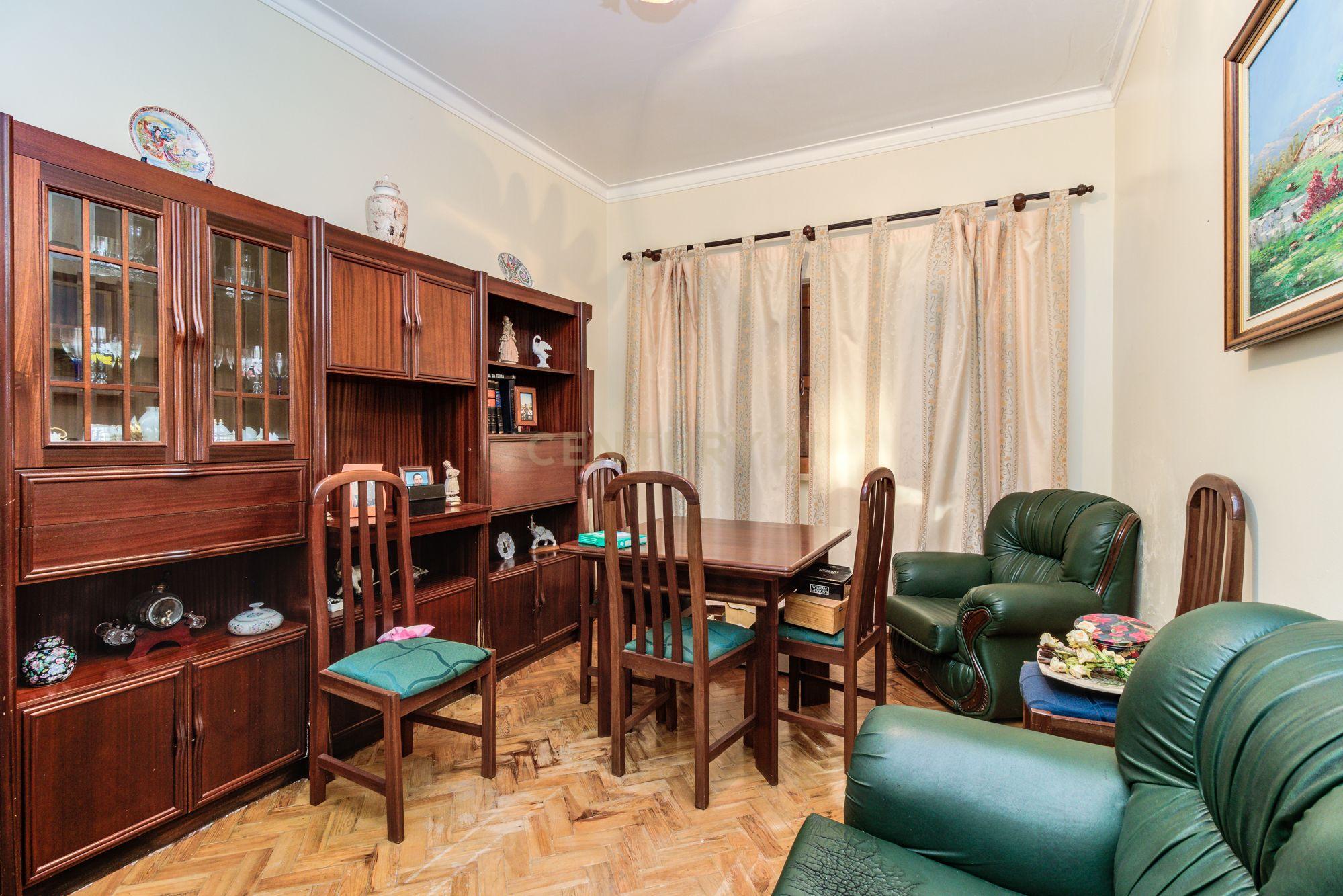 Prédio em Santa Iria de Azóia com 4 apartamentos, 2 T2 e 2 T1. Ótimo investimento! - Image 48