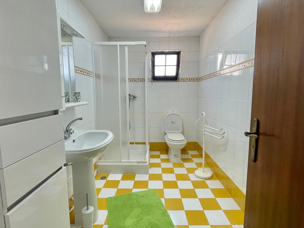 Moradia térrea com piscina e jardim próxima da cidade de Viseu - Image 11