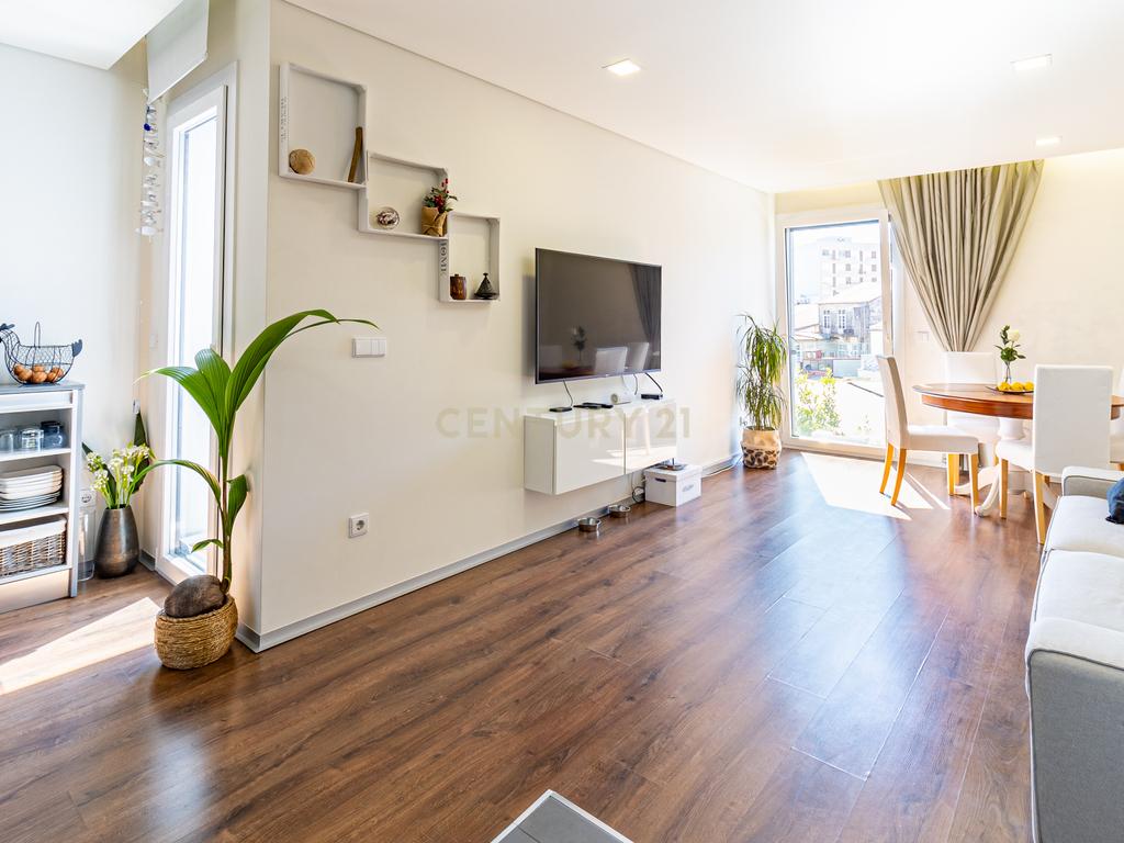 Apartamento T2 garagem centro histórico Braga - Image 7