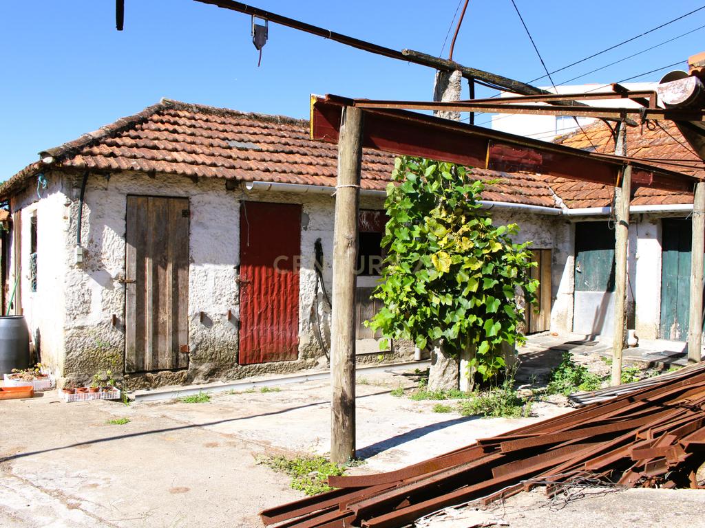 Quinta para restauro em Penafiel - Image 39
