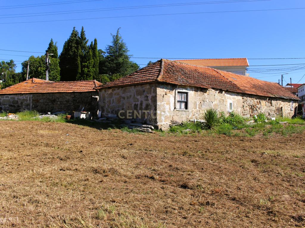 Quinta para restauro em Penafiel - Image 1
