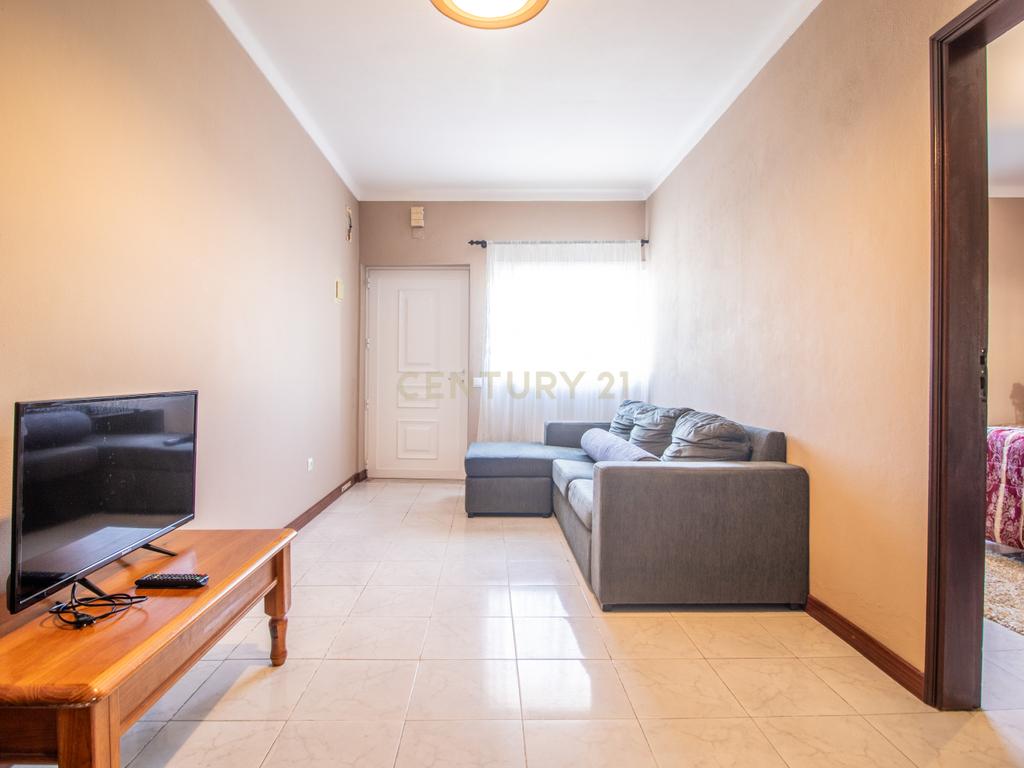 Casa T2  com Pátio e Boa Exposição Solar Bairro da Estação Figueira da Foz - Image 11