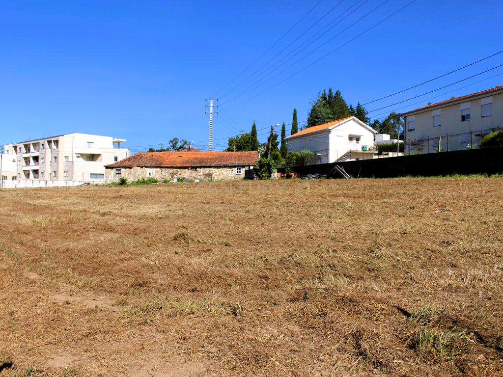 Quinta para restauro em Penafiel - Image 4