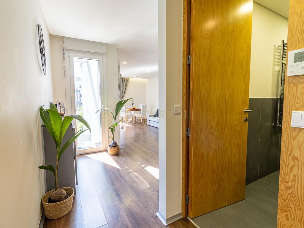 Apartamento T2 garagem centro histórico Braga - Image 12