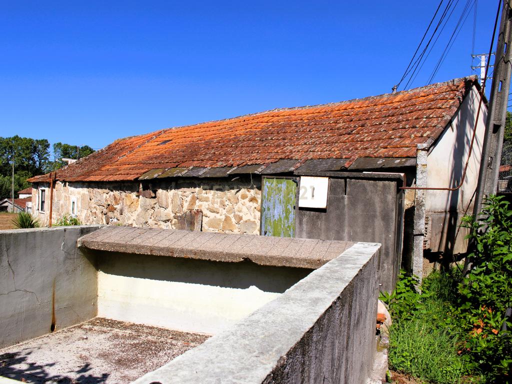 Quinta para restauro em Penafiel - Image 8