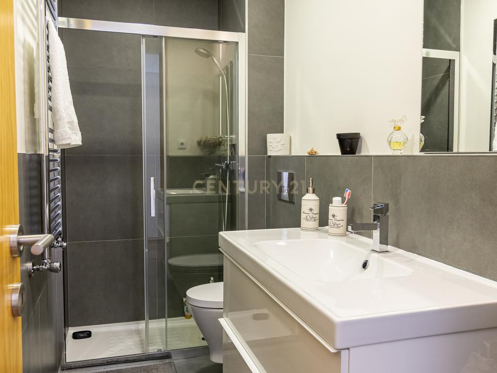 Apartamento T2 garagem centro histórico Braga - Image 14