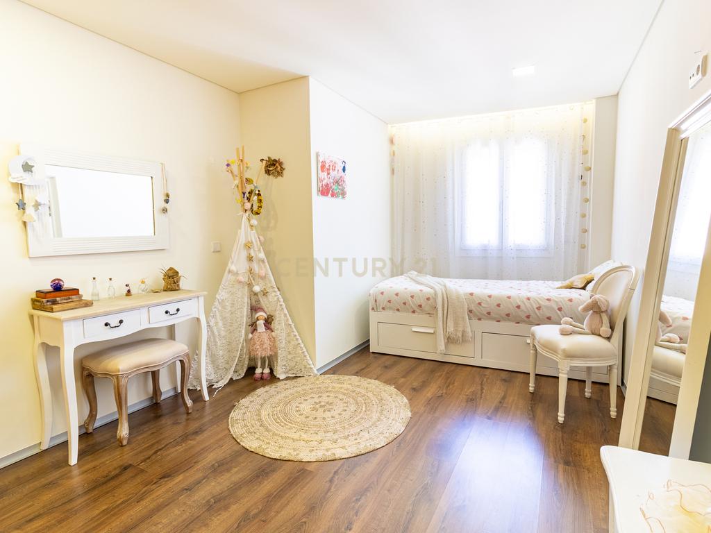 Apartamento T2 garagem centro histórico Braga - Image 1