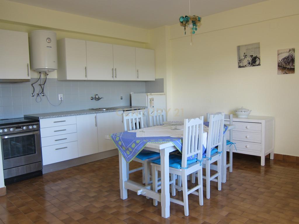 Apartamento T1 a 1 km da Praia  e a pé para Alvor – Conforto e Localização Privilegiada - Image 3