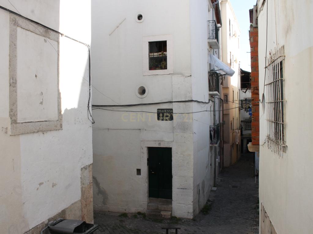 Apartamento T1 no Coração de Alfama – Lisboa - Image 1