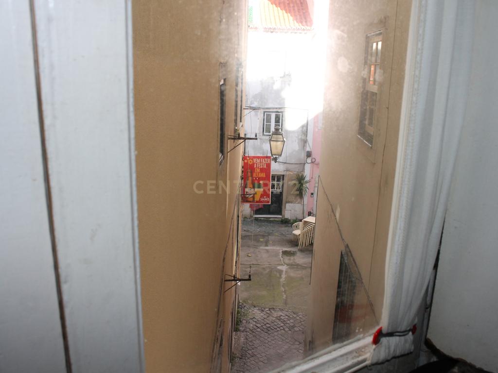 Apartamento T1 no Coração de Alfama – Lisboa - Image 13