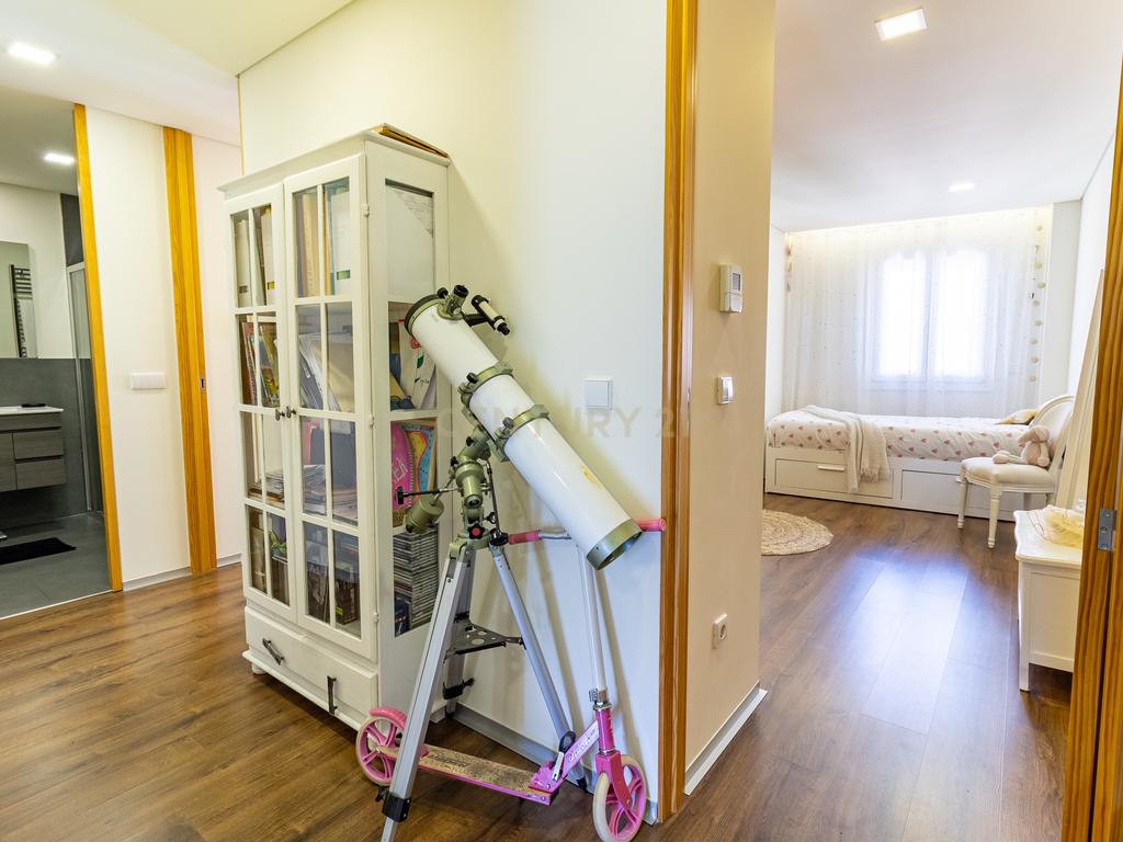Apartamento T2 garagem centro histórico Braga - Image 16