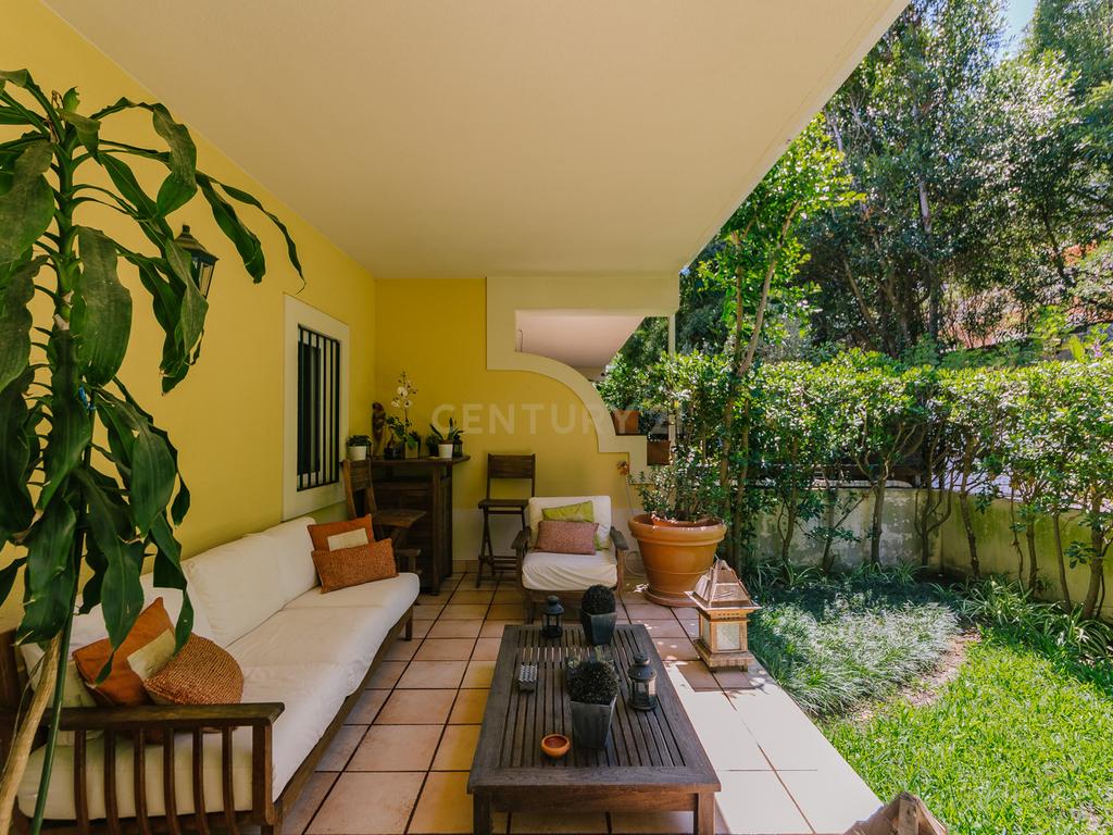 Moradia T2+1 com Piscina, Jardim e Elevador privativo - Image 6