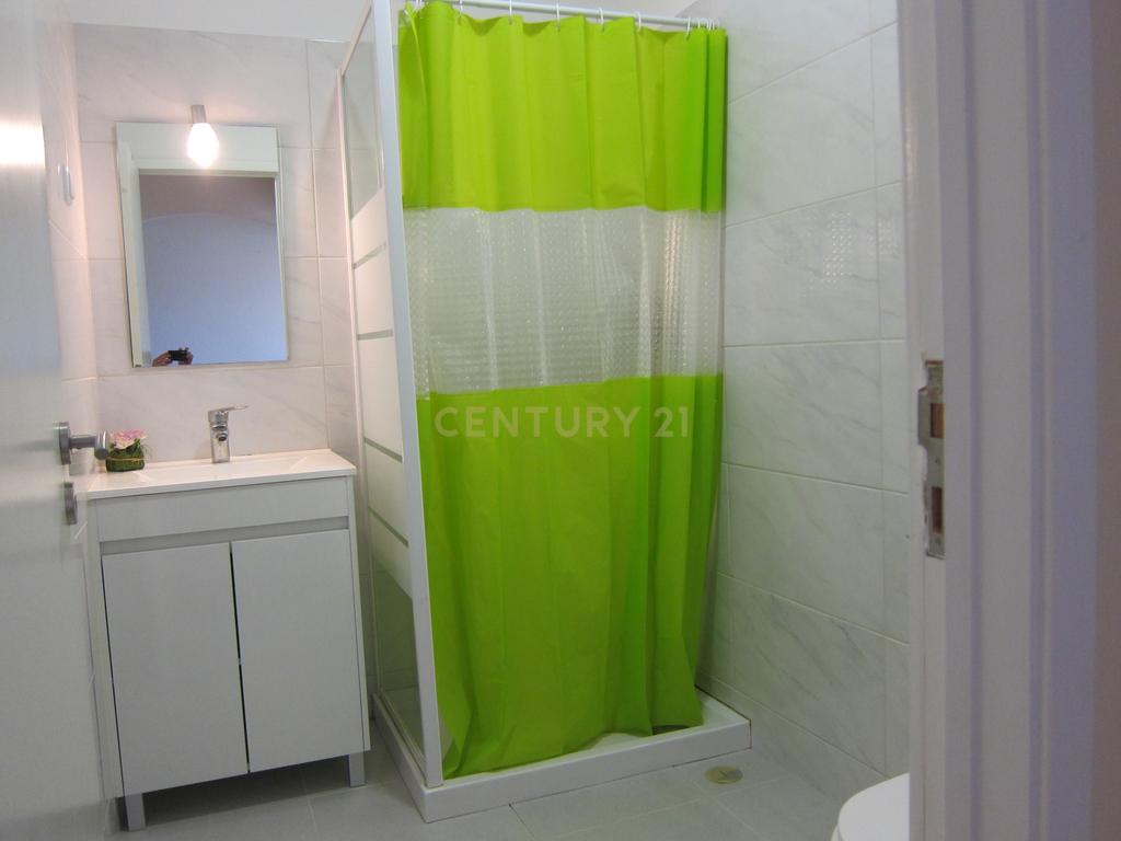Apartamento T1 a 1 km da Praia  e a pé para Alvor – Conforto e Localização Privilegiada - Image 11