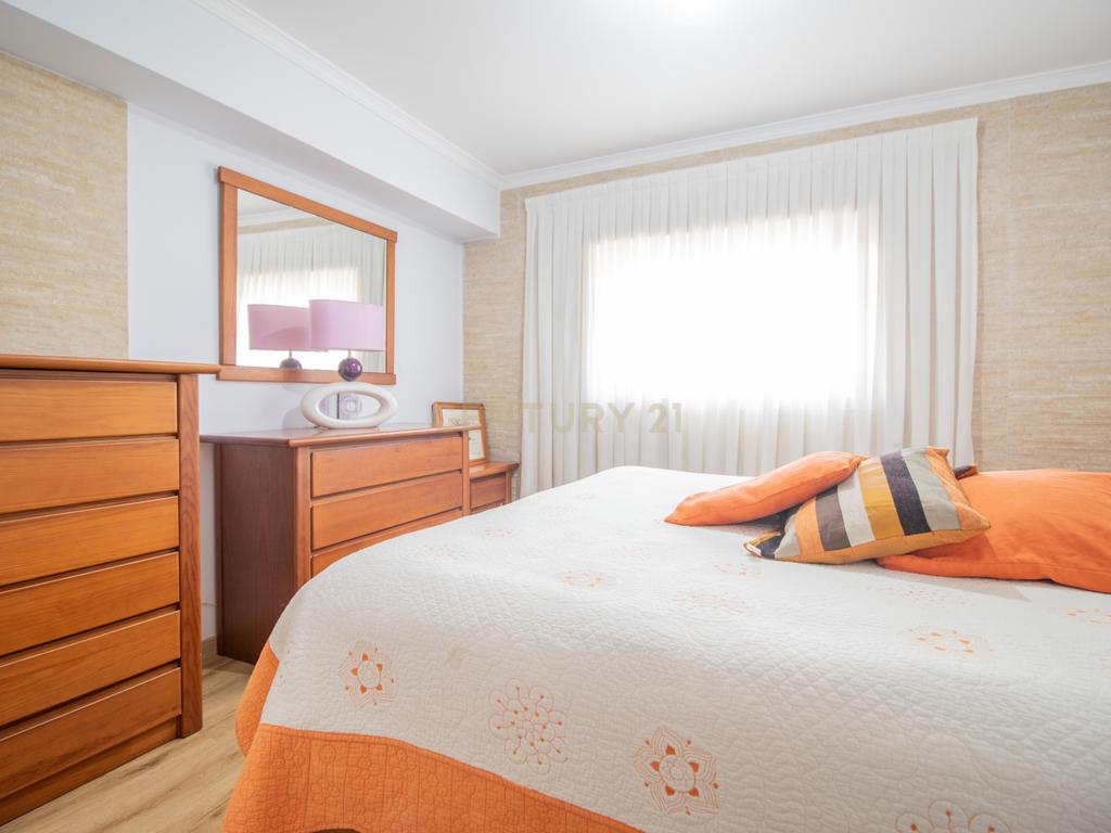 Apartamento T2 + T1 renovado perto das escolas na Tocha. - Image 12
