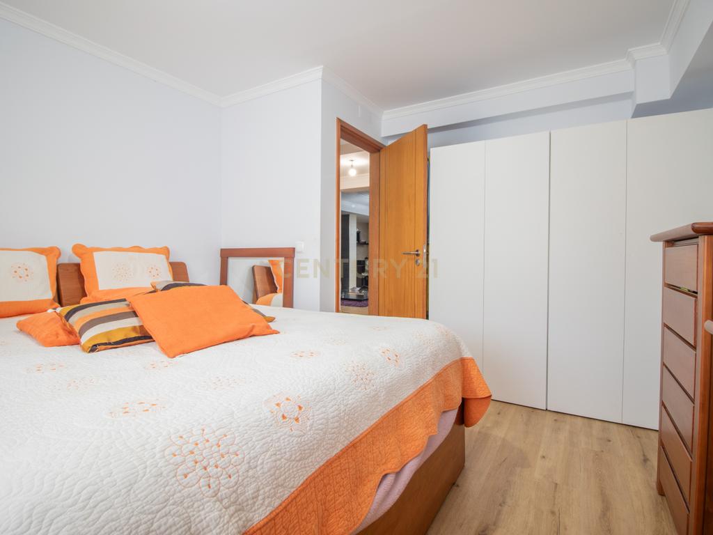 Apartamento T2 + T1 renovado perto das escolas na Tocha. - Image 13