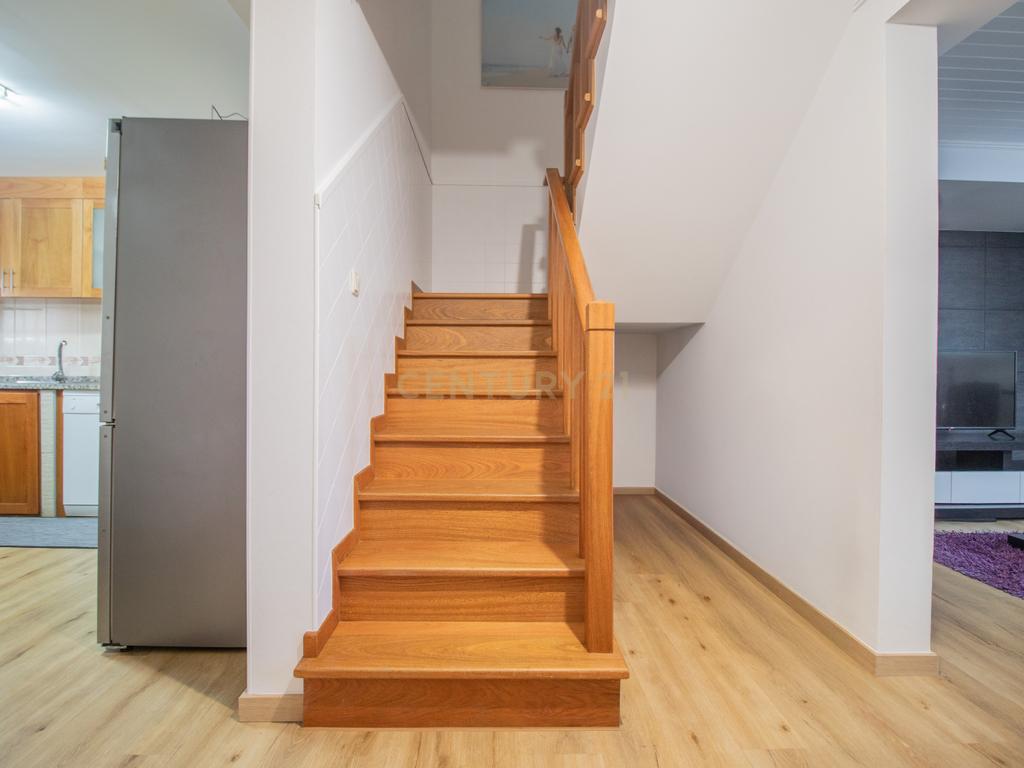 Apartamento T2 + T1 renovado perto das escolas na Tocha. - Image 14