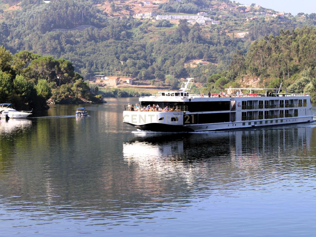 Quinta com casa com margem de rio Douro junto à Praia de Bitetos  - Image 99