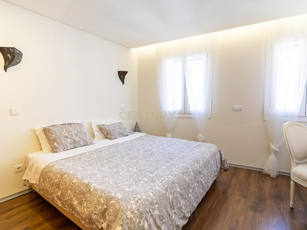 Apartamento T2 garagem centro histórico Braga - Image 22