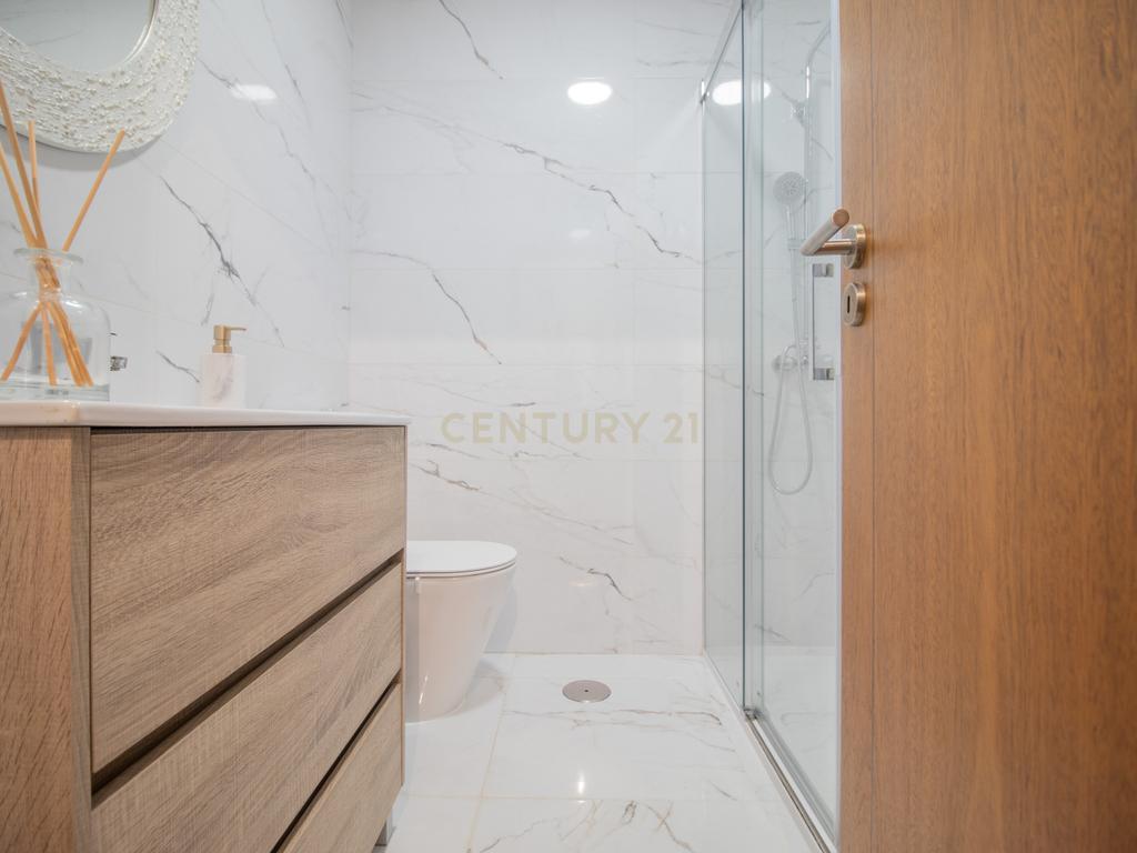 Apartamento T2 + T1 renovado perto das escolas na Tocha. - Image 22