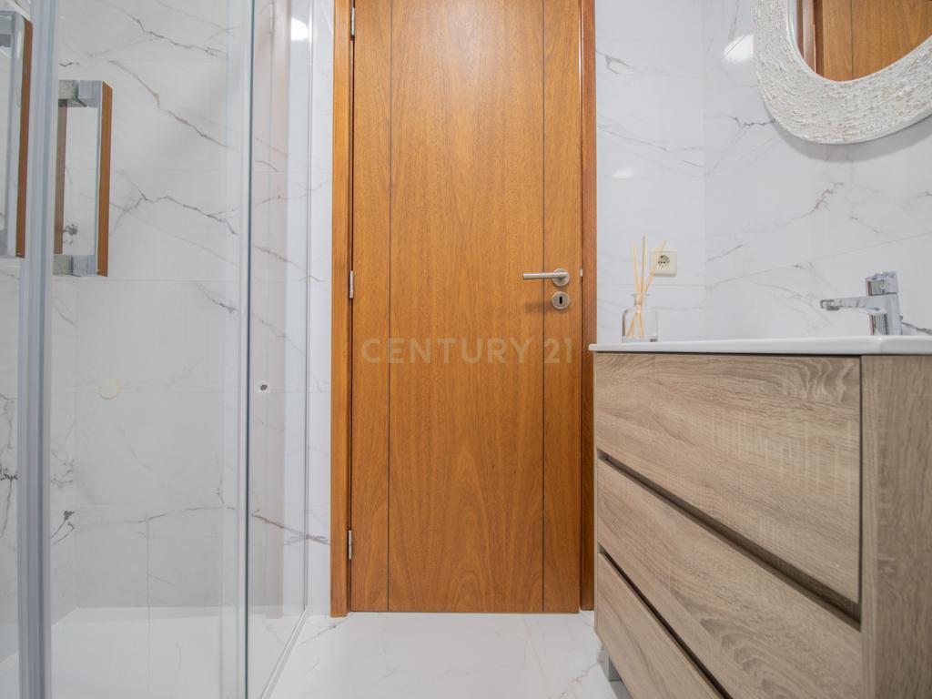 Apartamento T2 + T1 renovado perto das escolas na Tocha. - Image 23