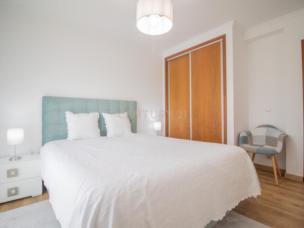 Apartamento T2 + T1 renovado perto das escolas na Tocha. - Image 25