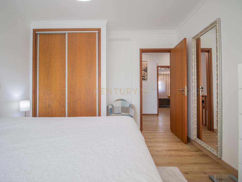 Apartamento T2 + T1 renovado perto das escolas na Tocha. - Image 26