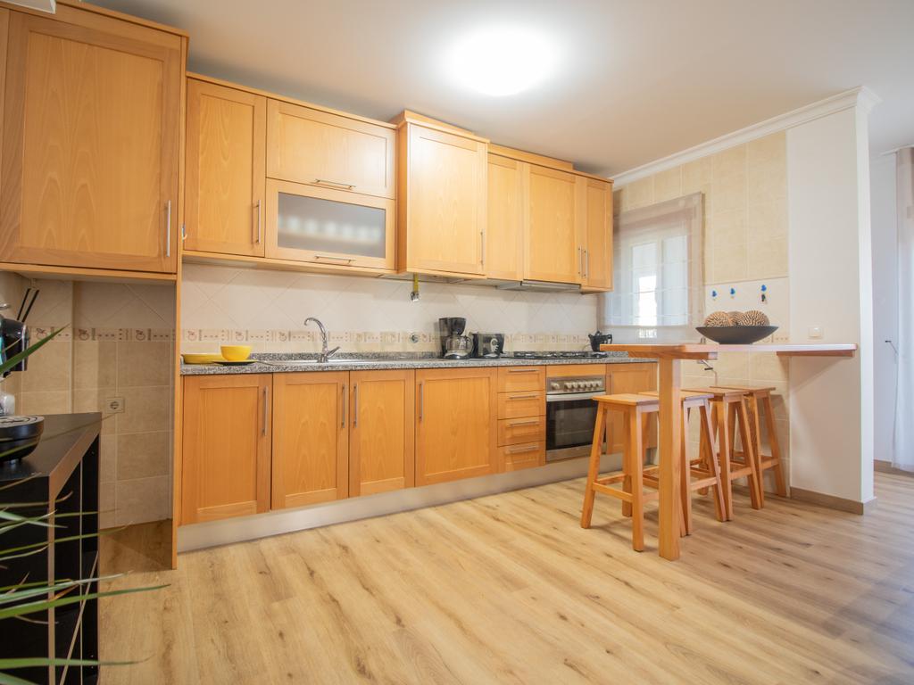 Apartamento T2 + T1 renovado perto das escolas na Tocha. - Image 37