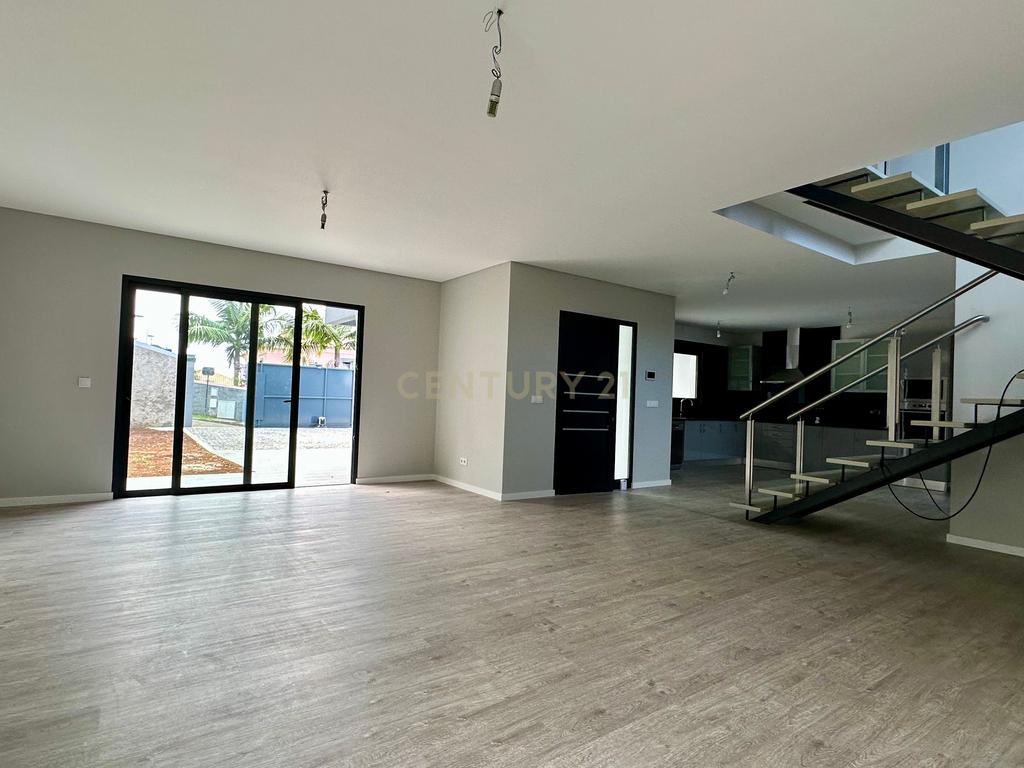 Moradia T3 - São Roque - NOVA - Image 13