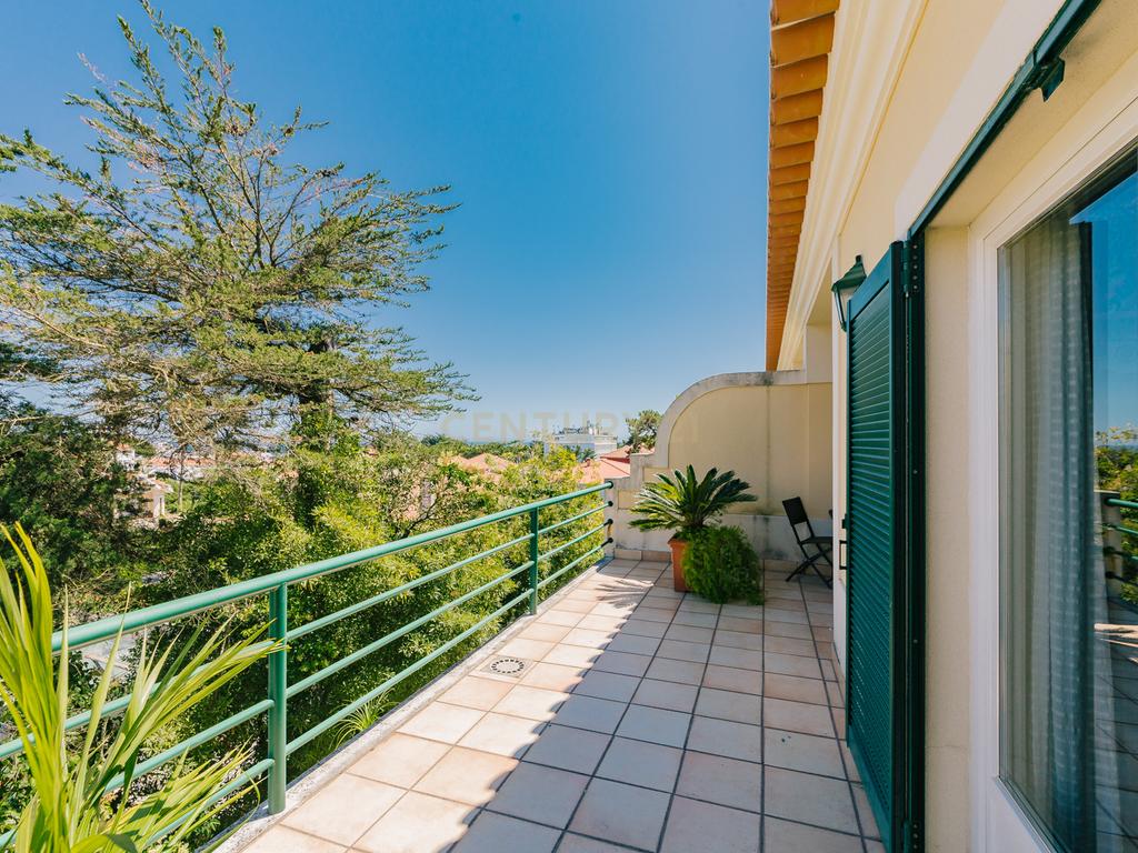 Moradia T2+1 com Piscina, Jardim e Elevador privativo - Image 50