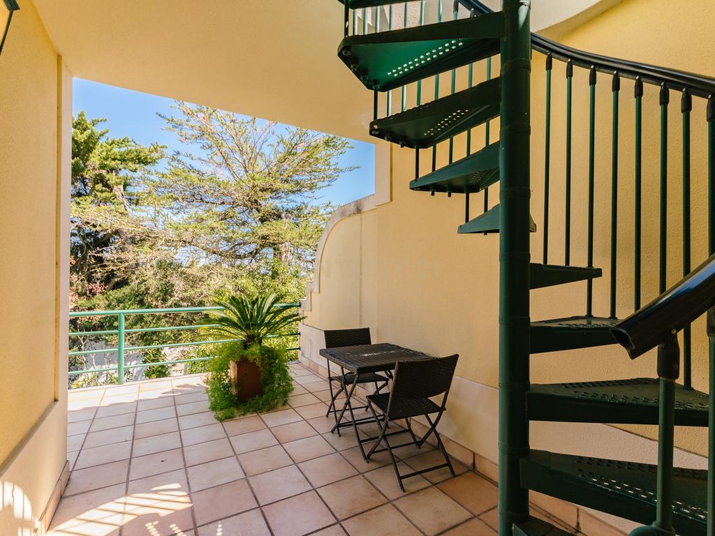 Moradia T2+1 com Piscina, Jardim e Elevador privativo - Image 55