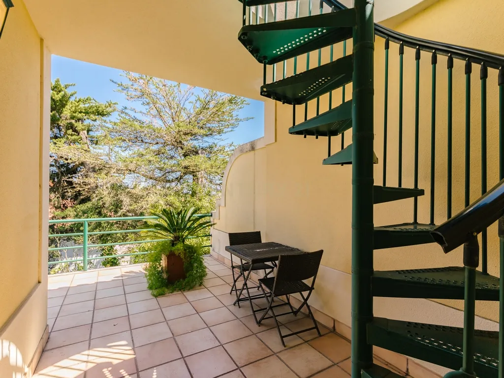 Moradia T2+1 com Piscina, Jardim e Elevador privativo - Image 55