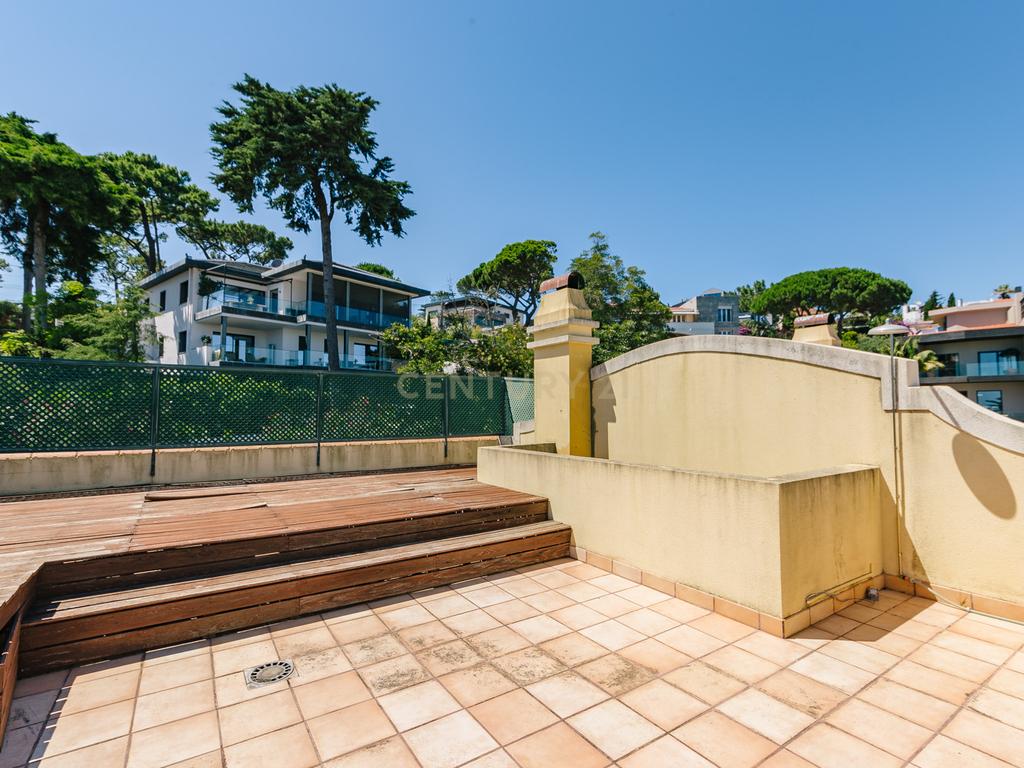 Moradia T2+1 com Piscina, Jardim e Elevador privativo - Image 58