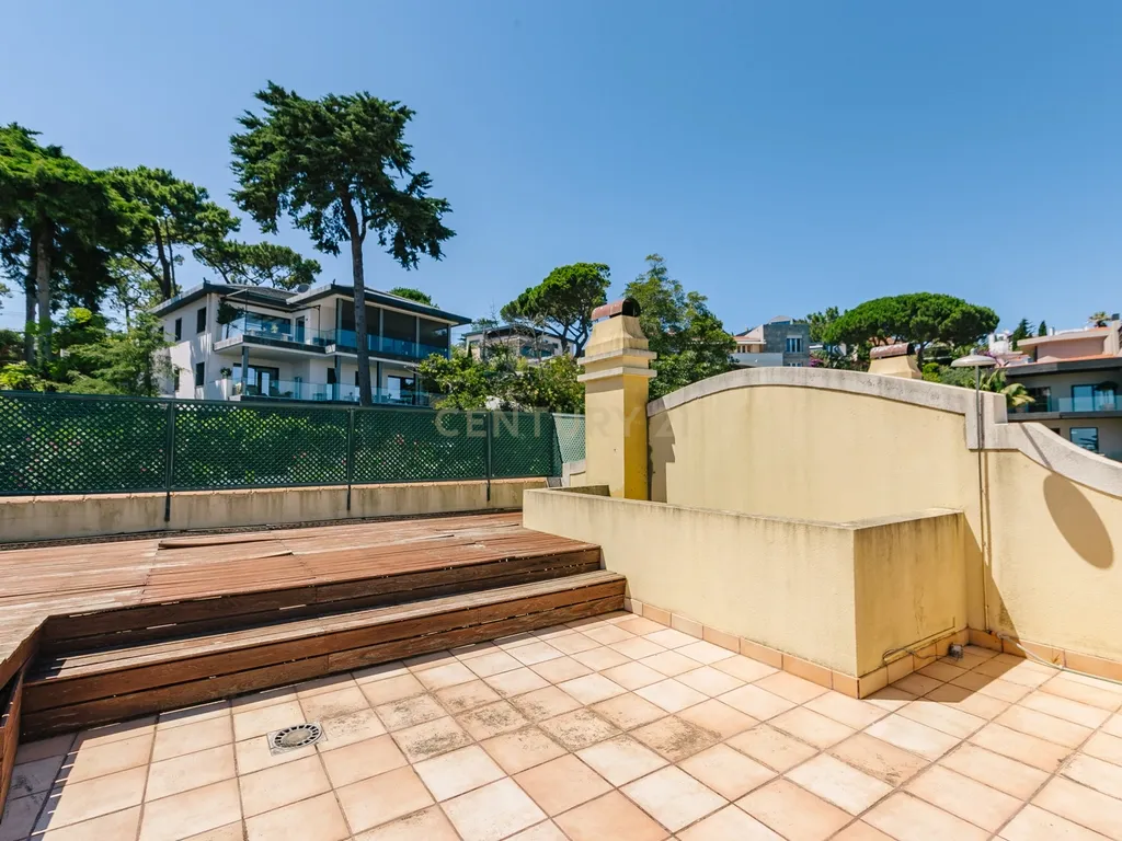 Moradia T2+1 com Piscina, Jardim e Elevador privativo - Image 58