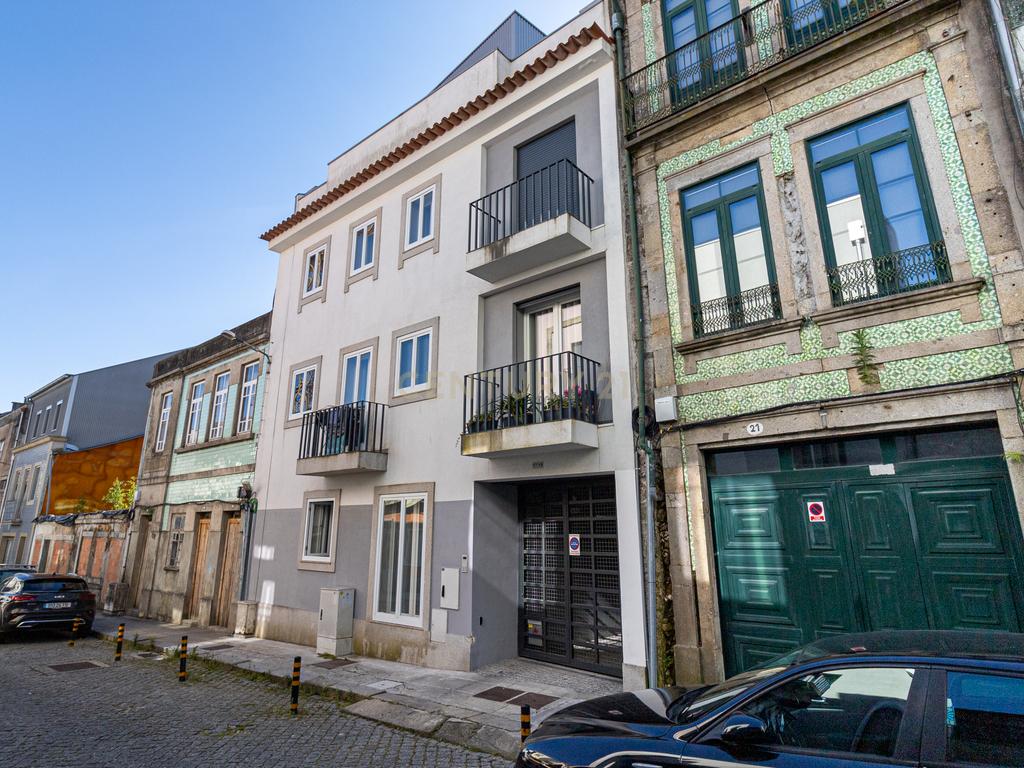 Apartamento T2 garagem centro histórico Braga - Image 2